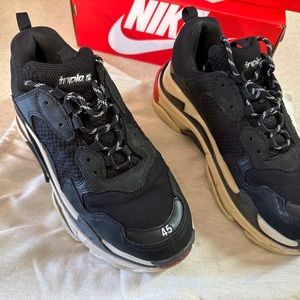 balenciaga triple S-  US 10.5- EU 45